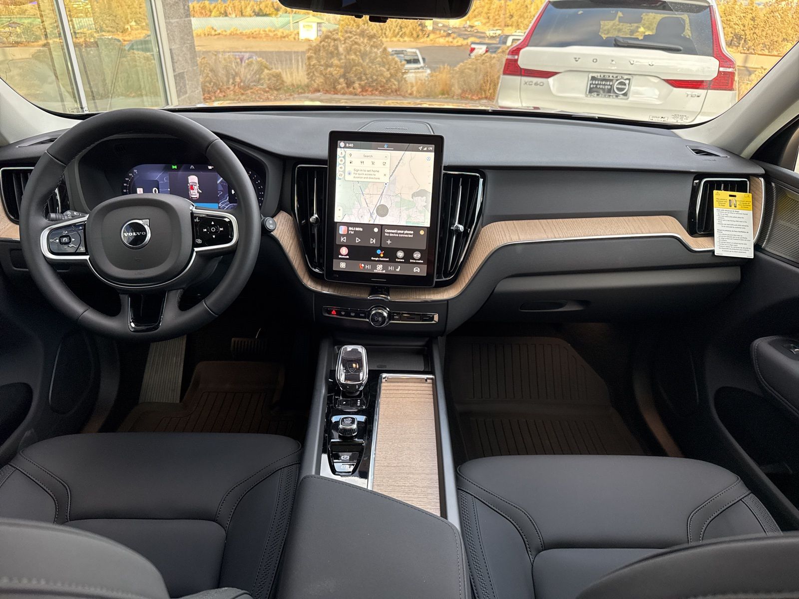 2026 Volvo XC60 Plus - Photo 8