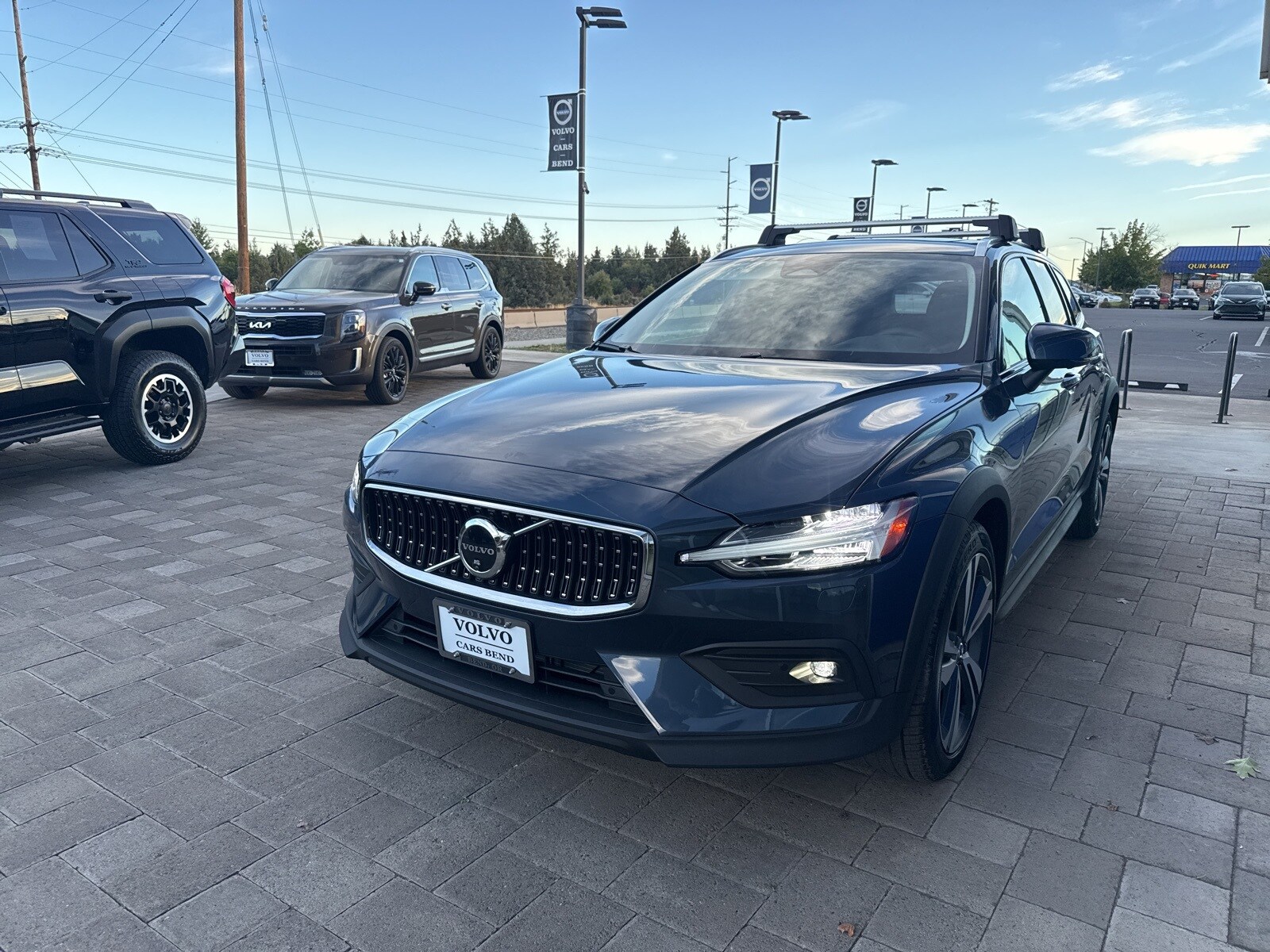 2026 Volvo V60 Cross Country B5 Plus photo 2