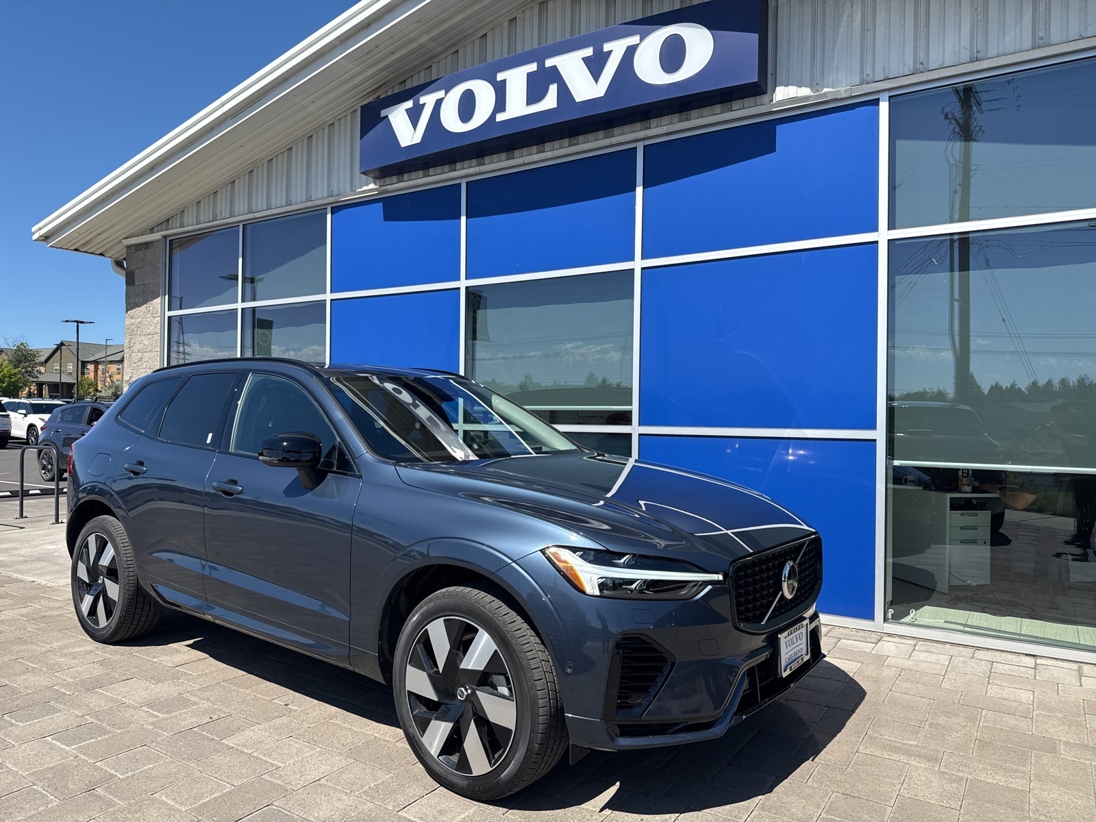 2024 Volvo XC60 Recharge Plug-In Hybrid SUV 