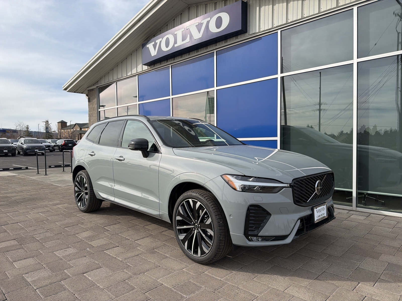 2026 Volvo XC60 B5 Ultra Dark AWD's photo