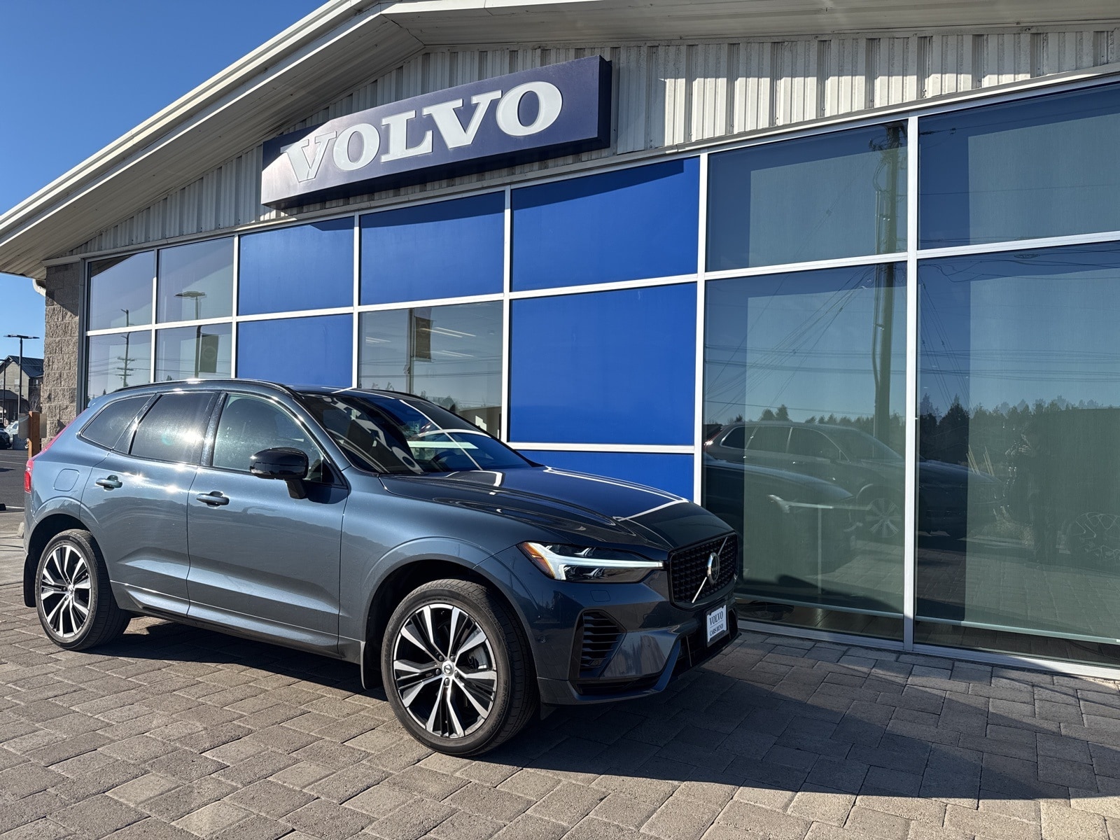 2023 Volvo XC60 Ultimate's photo
