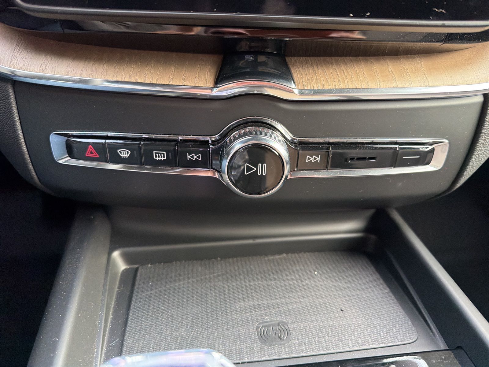 2026 Volvo XC60 Plus - Photo 41
