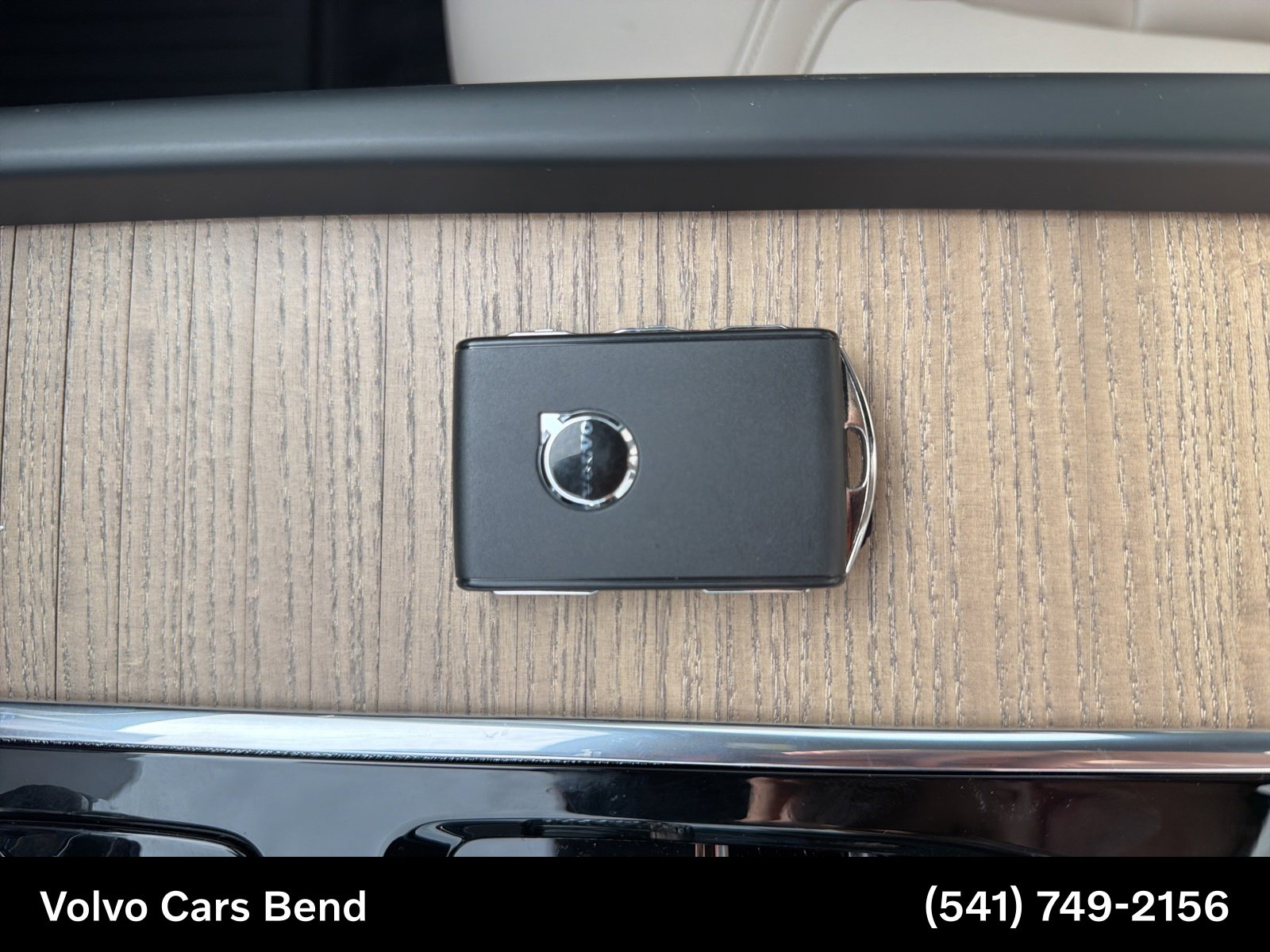 2026 Volvo XC60 Plus - Photo 33