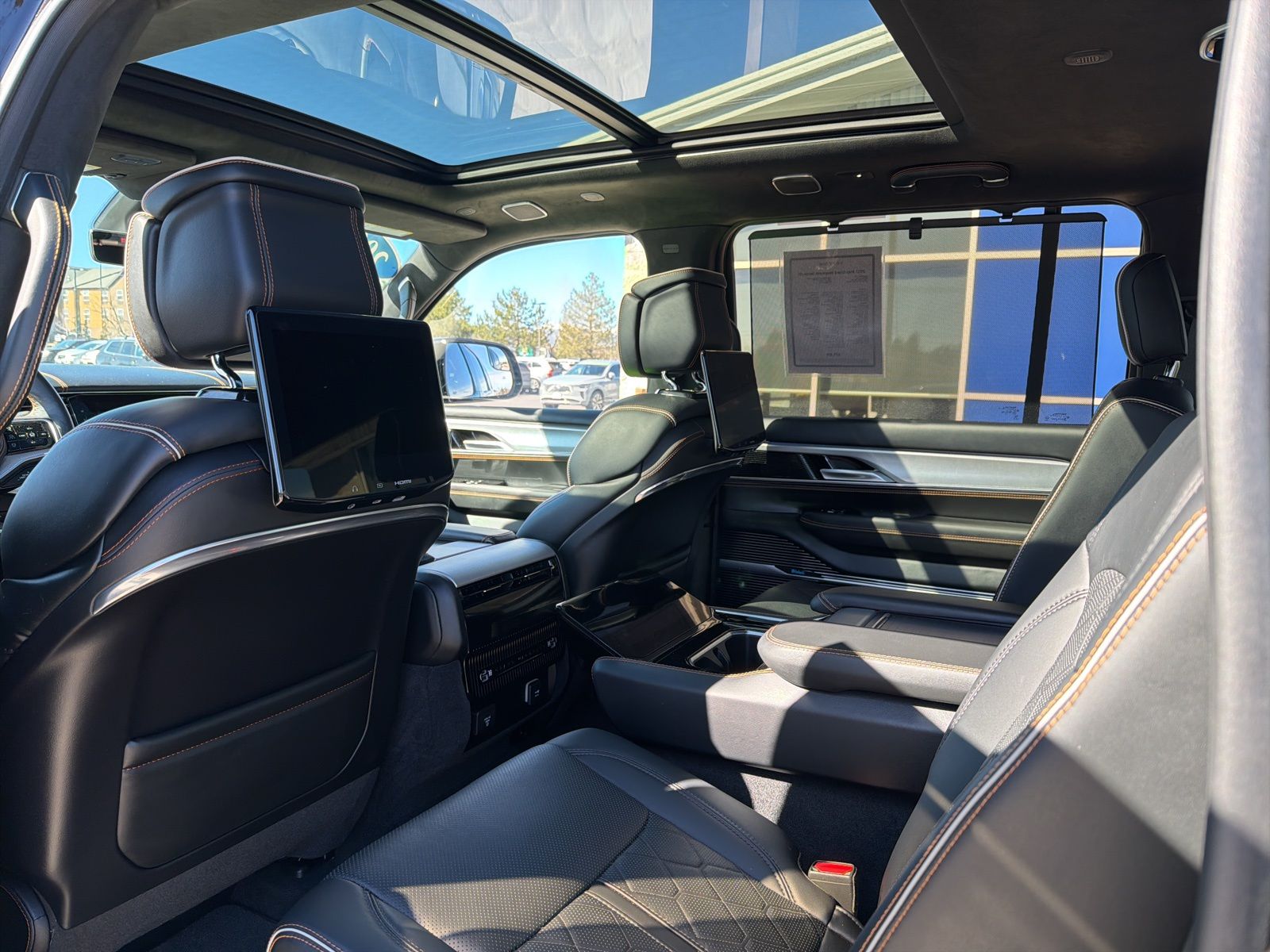2023 Jeep Grand Wagoneer Series III - Photo 36