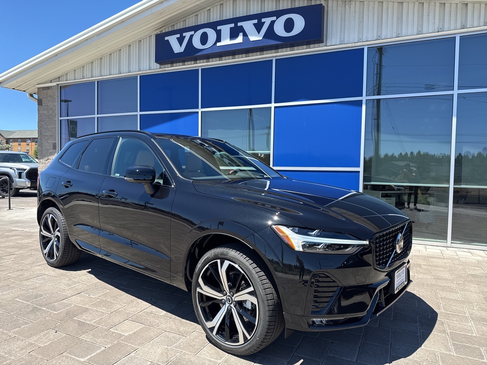 2025 Volvo XC60 SUV 