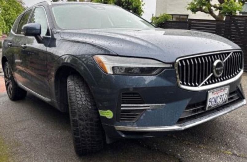 2023 Volvo XC60 T8 Plus Bright Theme AWD's photo