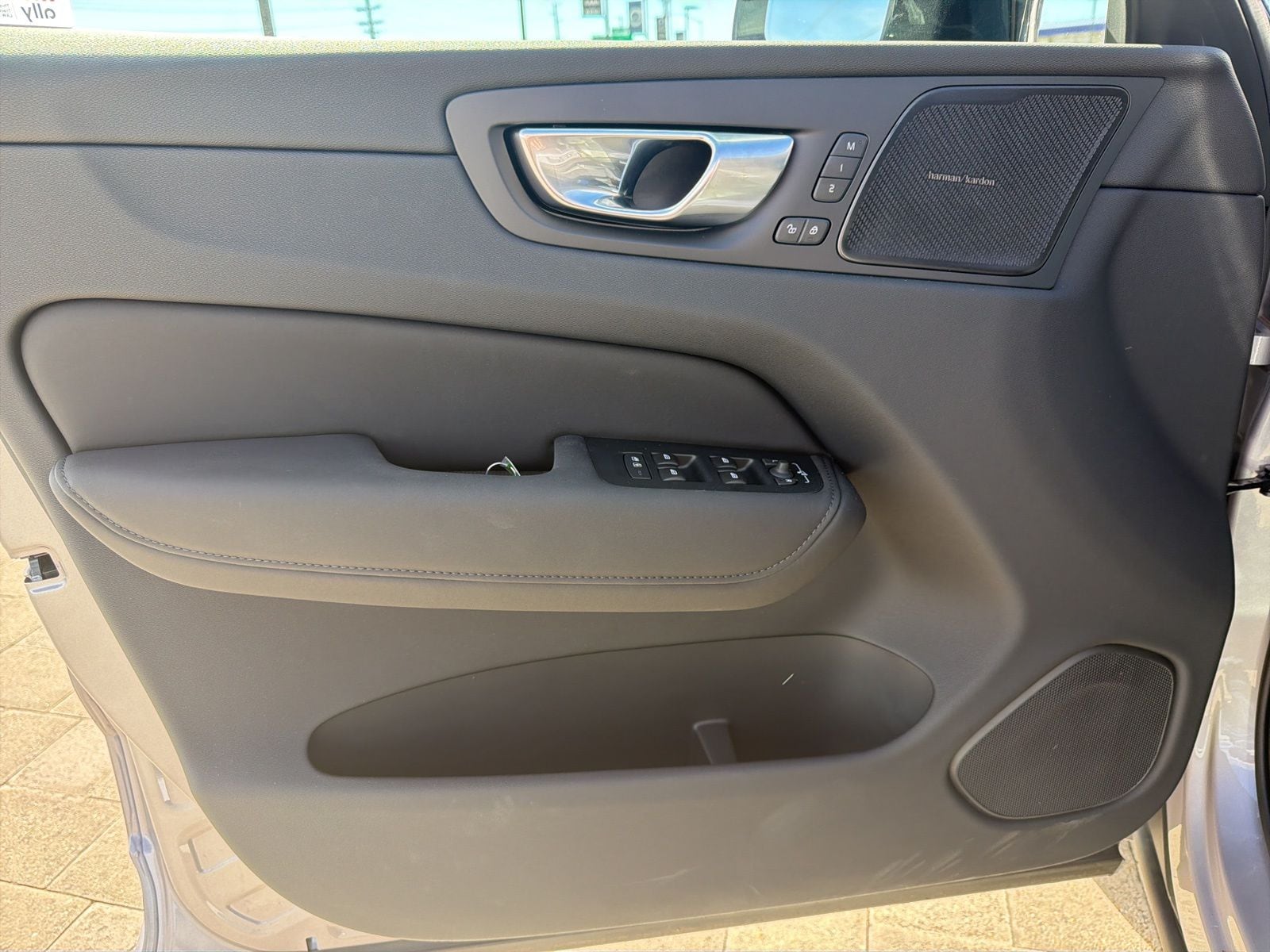 2026 Volvo XC60 Plus - Photo 27