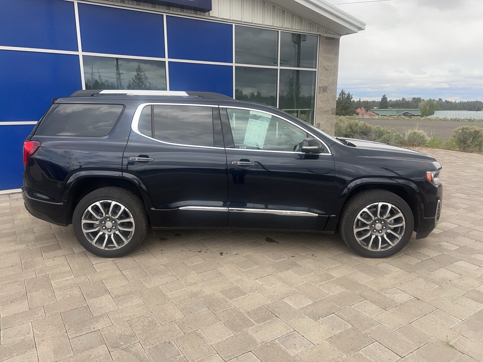 Used 2022 GMC Acadia Denali with VIN 1GKKNXLS1NZ132501 for sale in Bend, OR