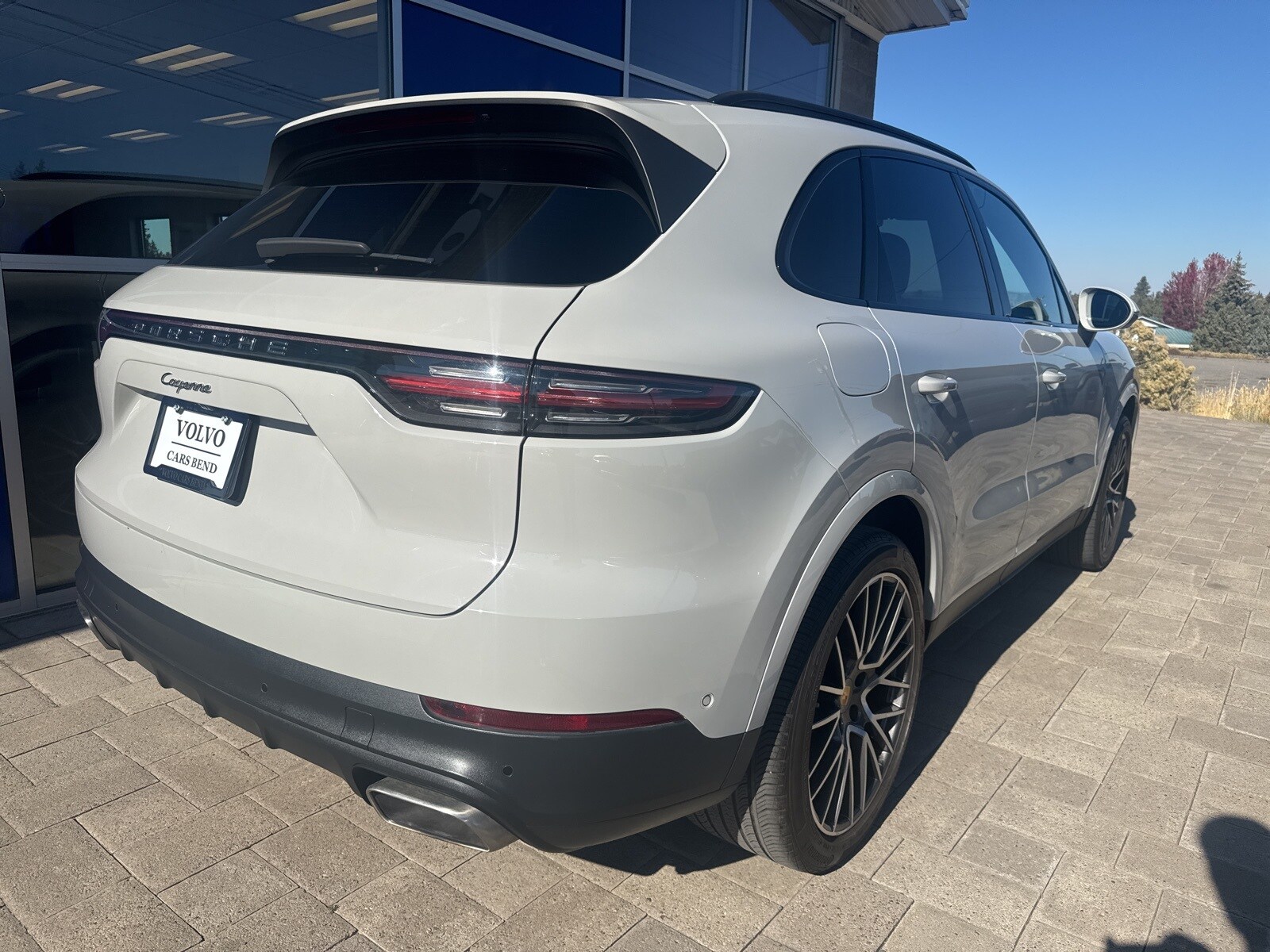 2022 Porsche Cayenne Base photo 4