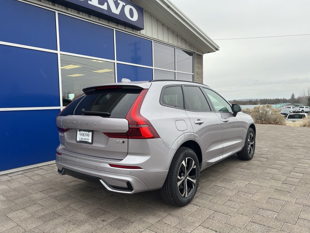New 2026 Volvo XC60 B5 Core SUV