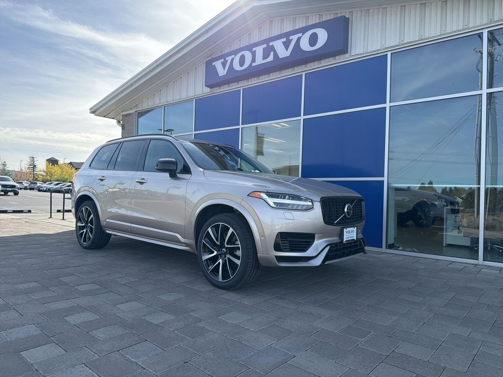 2023 Volvo XC90 T8 Recharge Plus Dark Theme 7-Seater 4WD's photo
