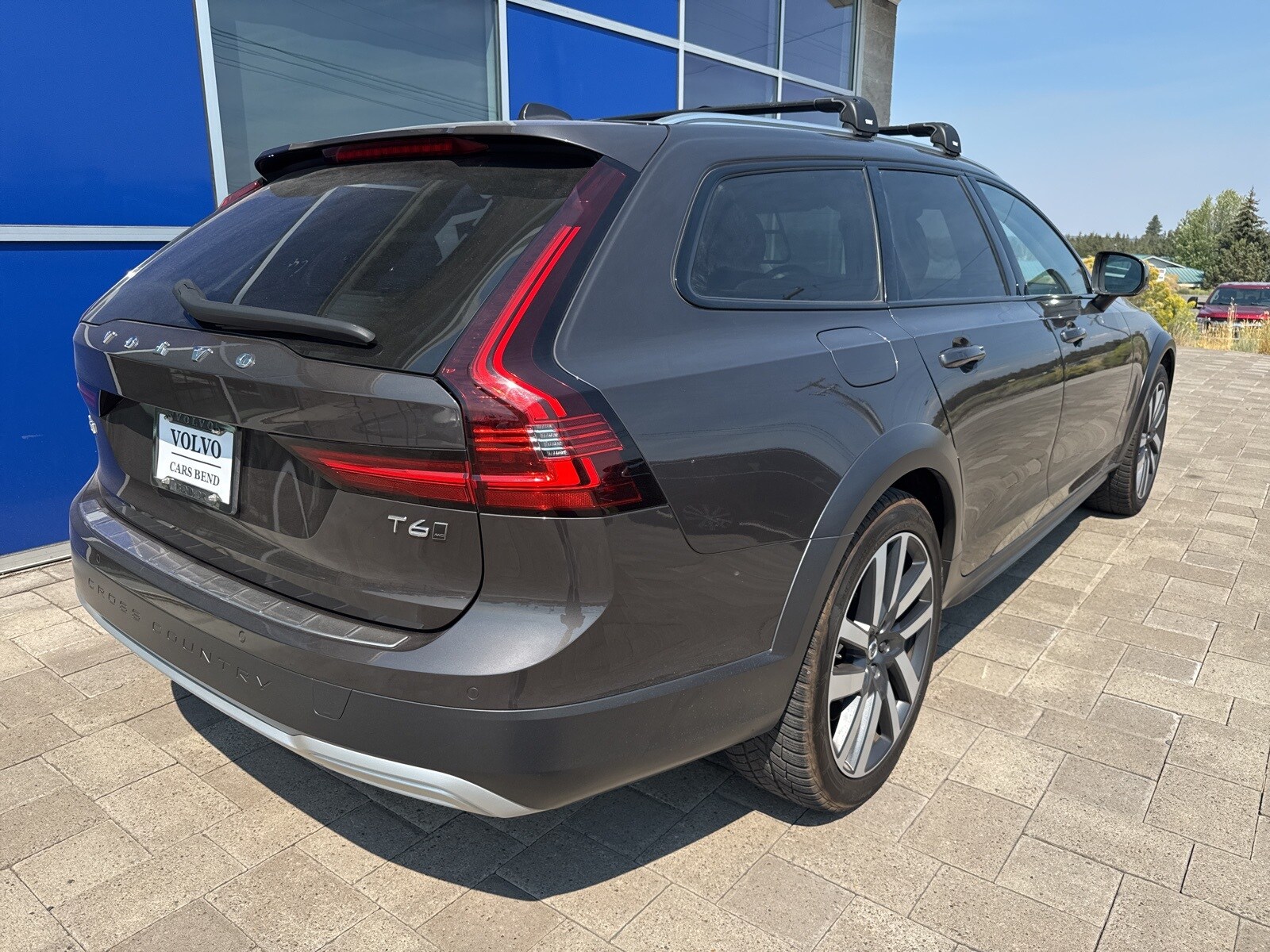 2021 Volvo V90 Cross Country T6 AWD photo 4
