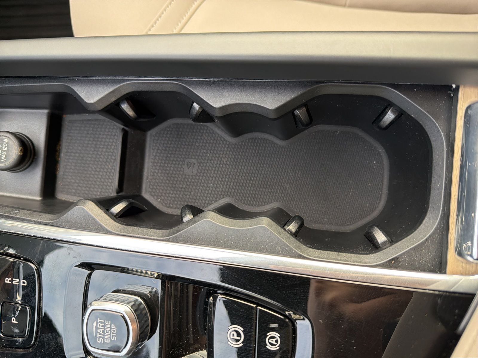 2026 Volvo XC60 Plus - Photo 45