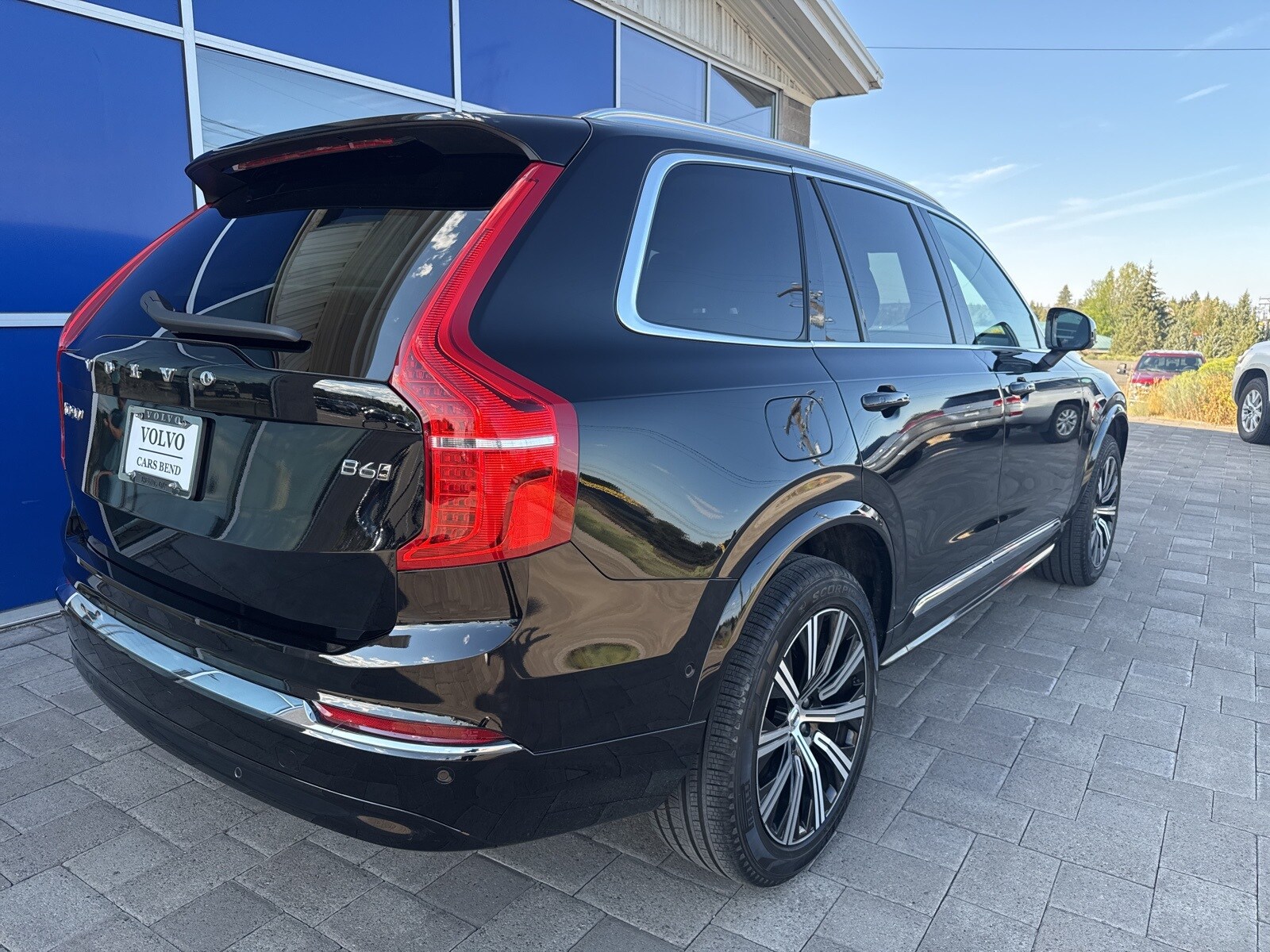 2025 Volvo XC90 Plus photo 3
