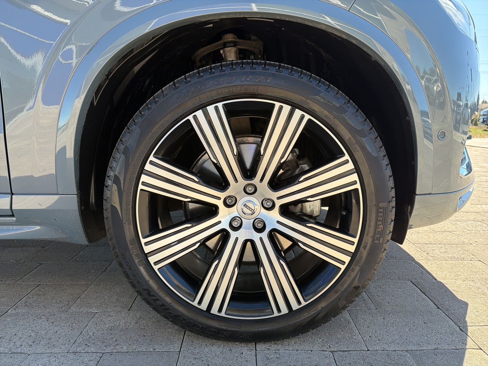 View vehicle photo 7