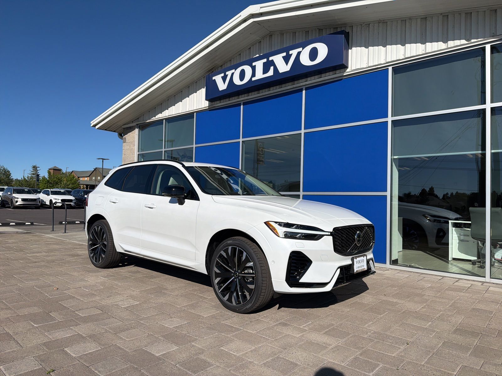 2026 Volvo XC60 T8 Ultra Dark AWD's photo