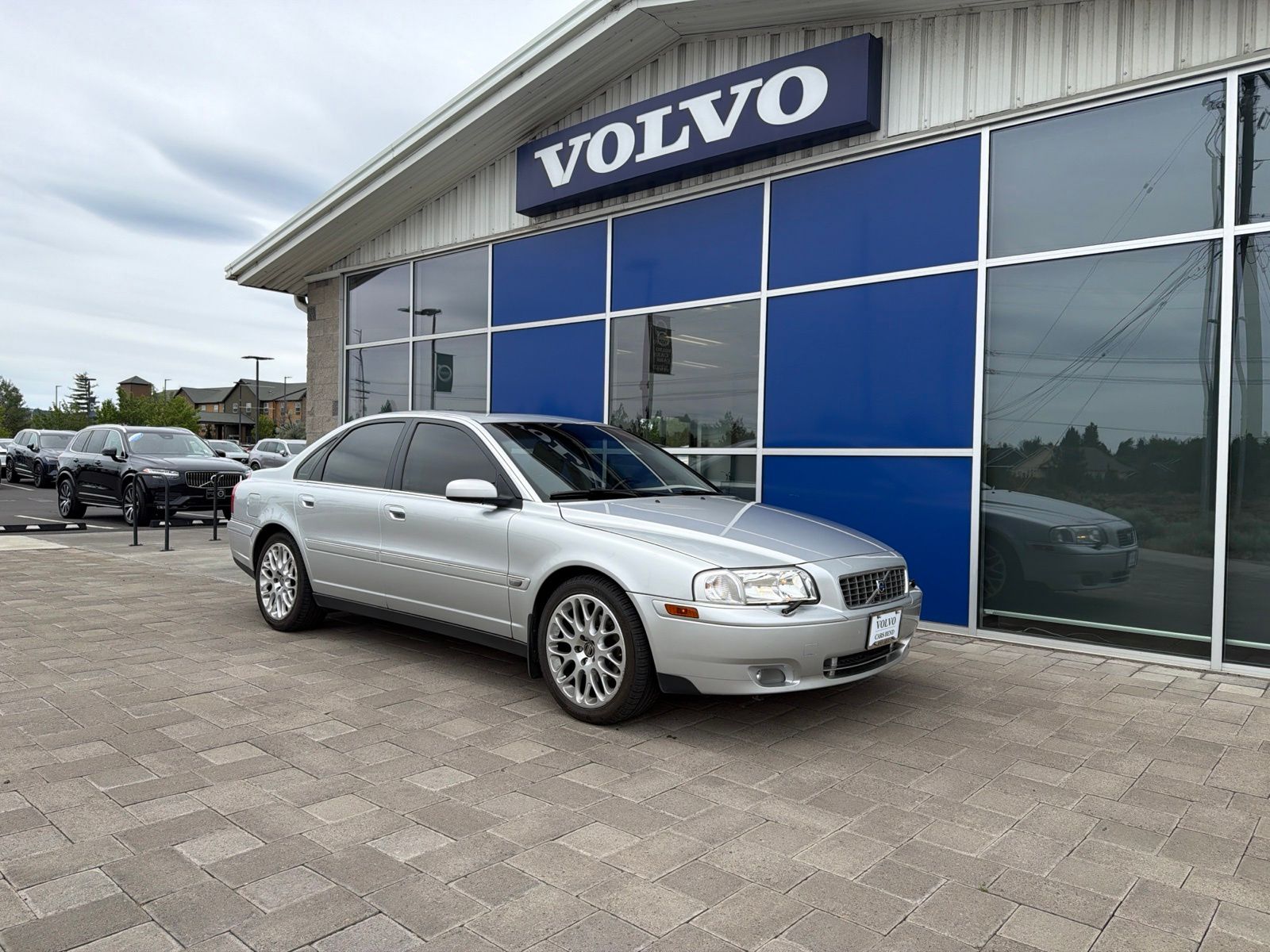 Silver 2006 Volvo S80 Sedan All-Wheel Drive 5-Speed Automatic