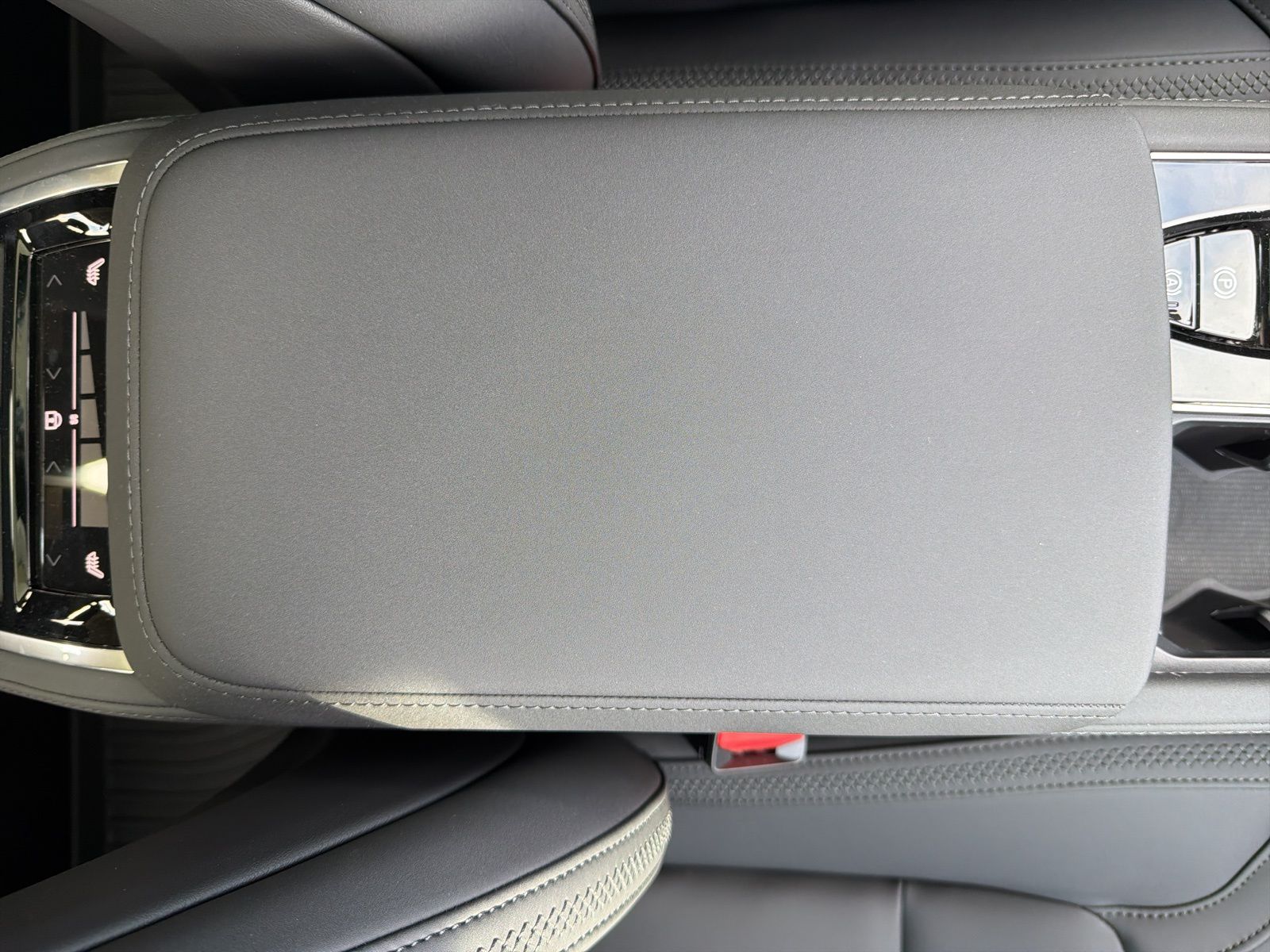 2026 Volvo XC90 Core - Photo 54