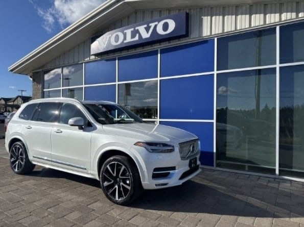 2025 Volvo XC90 Plus's photo