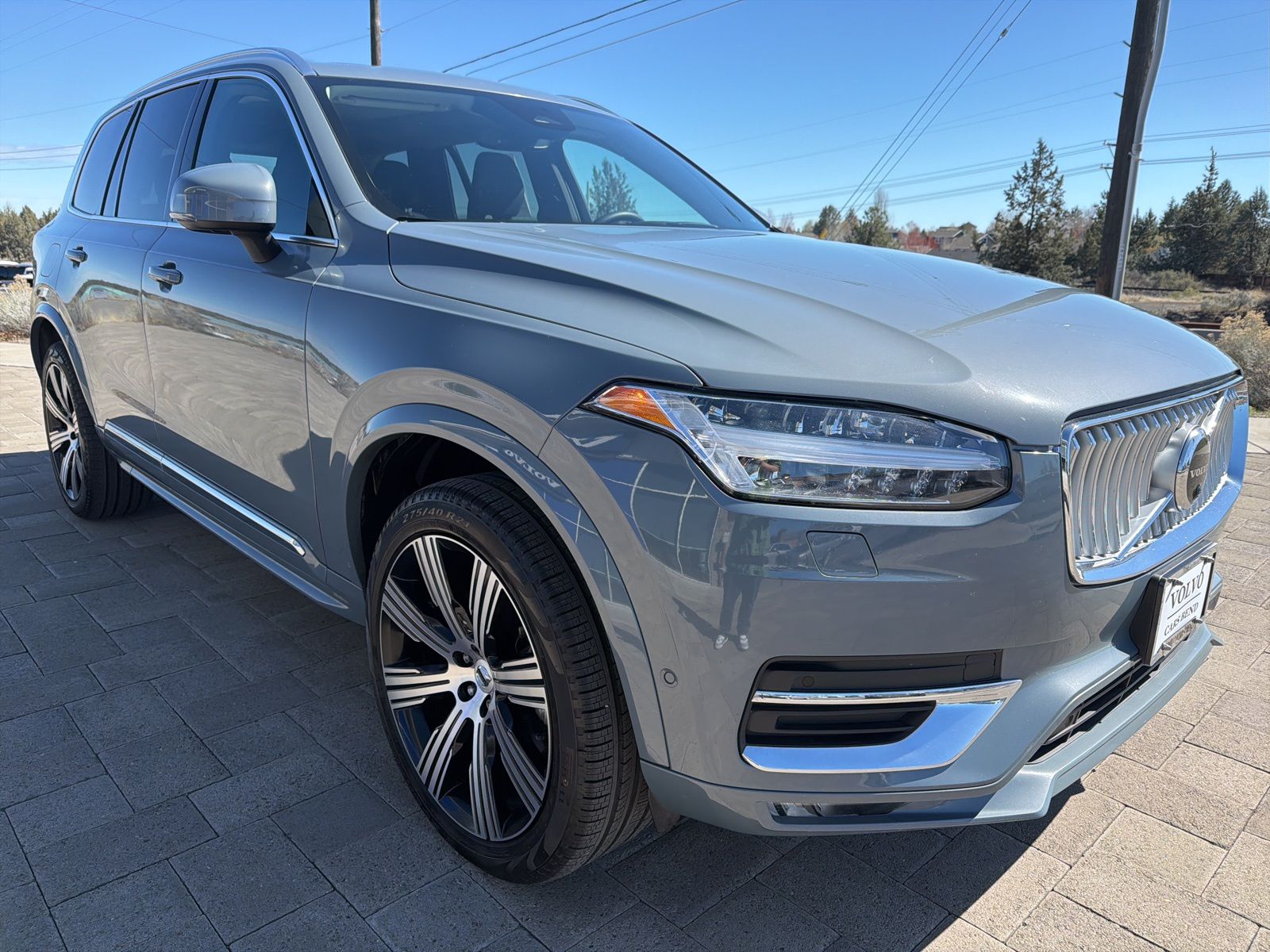 Gray Metallic 2023 Volvo XC90 B6 Ultimate Bright Theme 6-Passenger AWD SUV / Crossover All-Wheel Drive Automatic