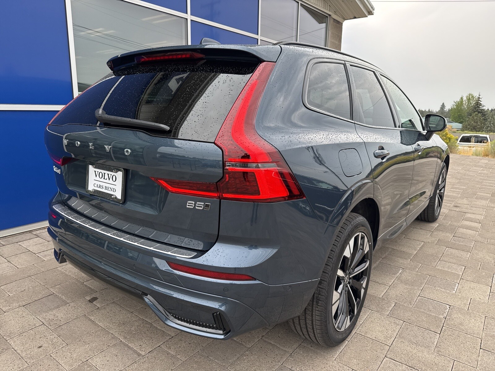 2026 Volvo XC60 B5 Plus photo 3