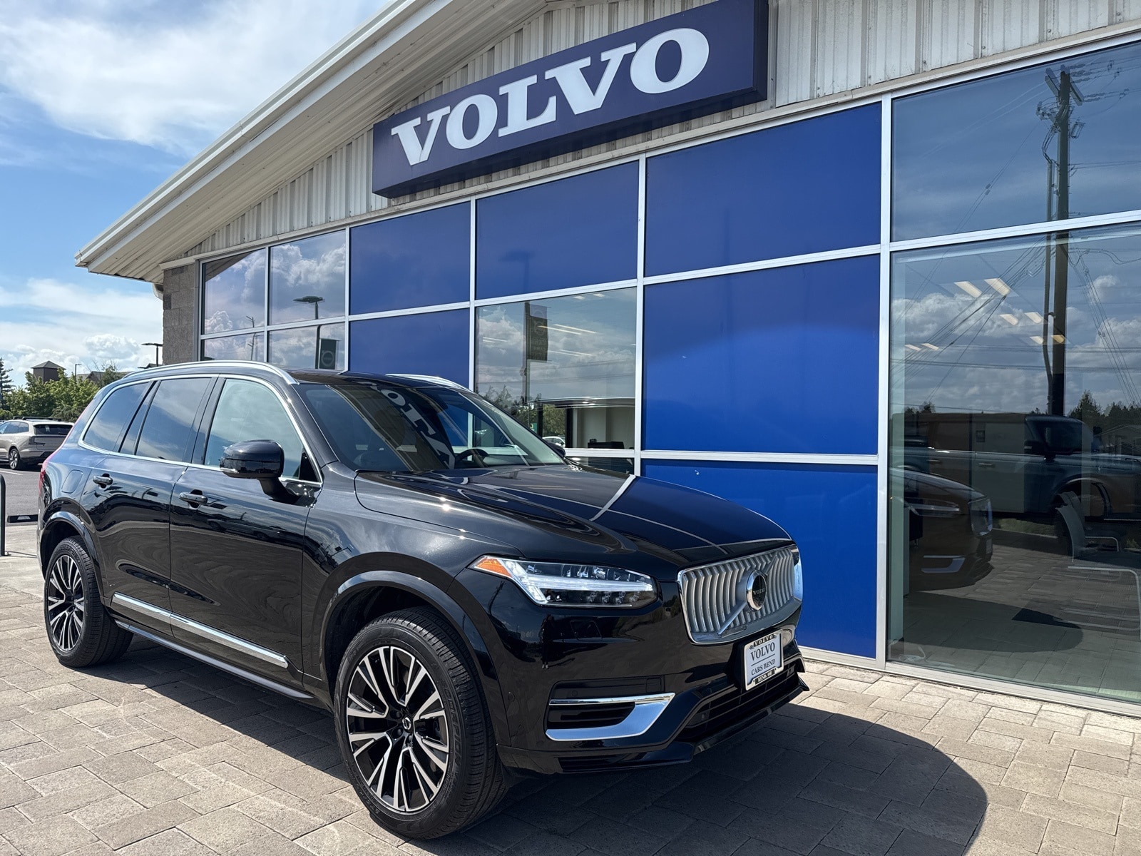 2025 Volvo XC90 Plug-In Hybrid T8 Plus