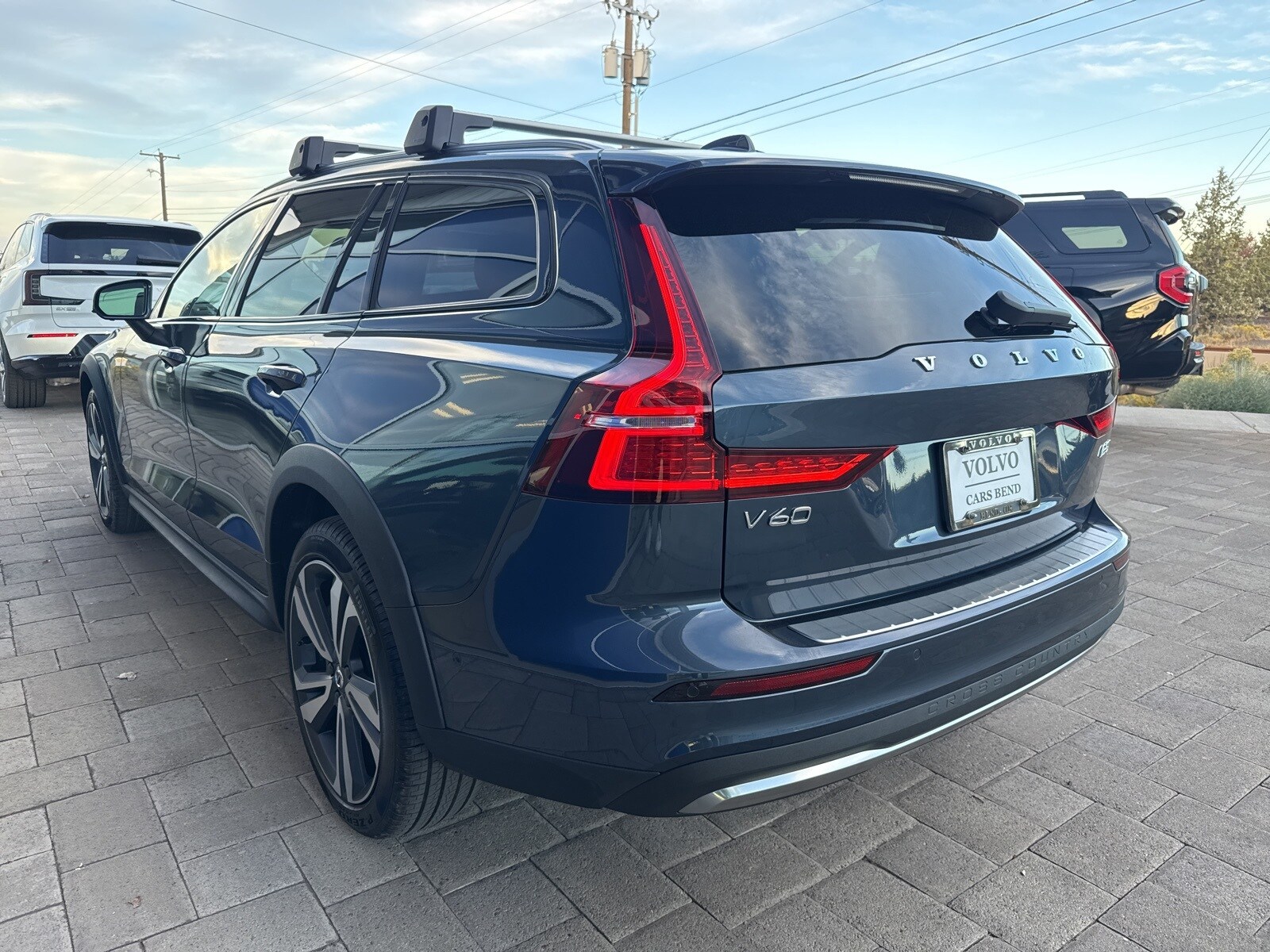 2026 Volvo V60 Cross Country B5 Plus photo 3