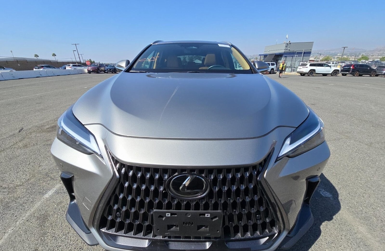 2025 Lexus NX 350h Premium photo 2