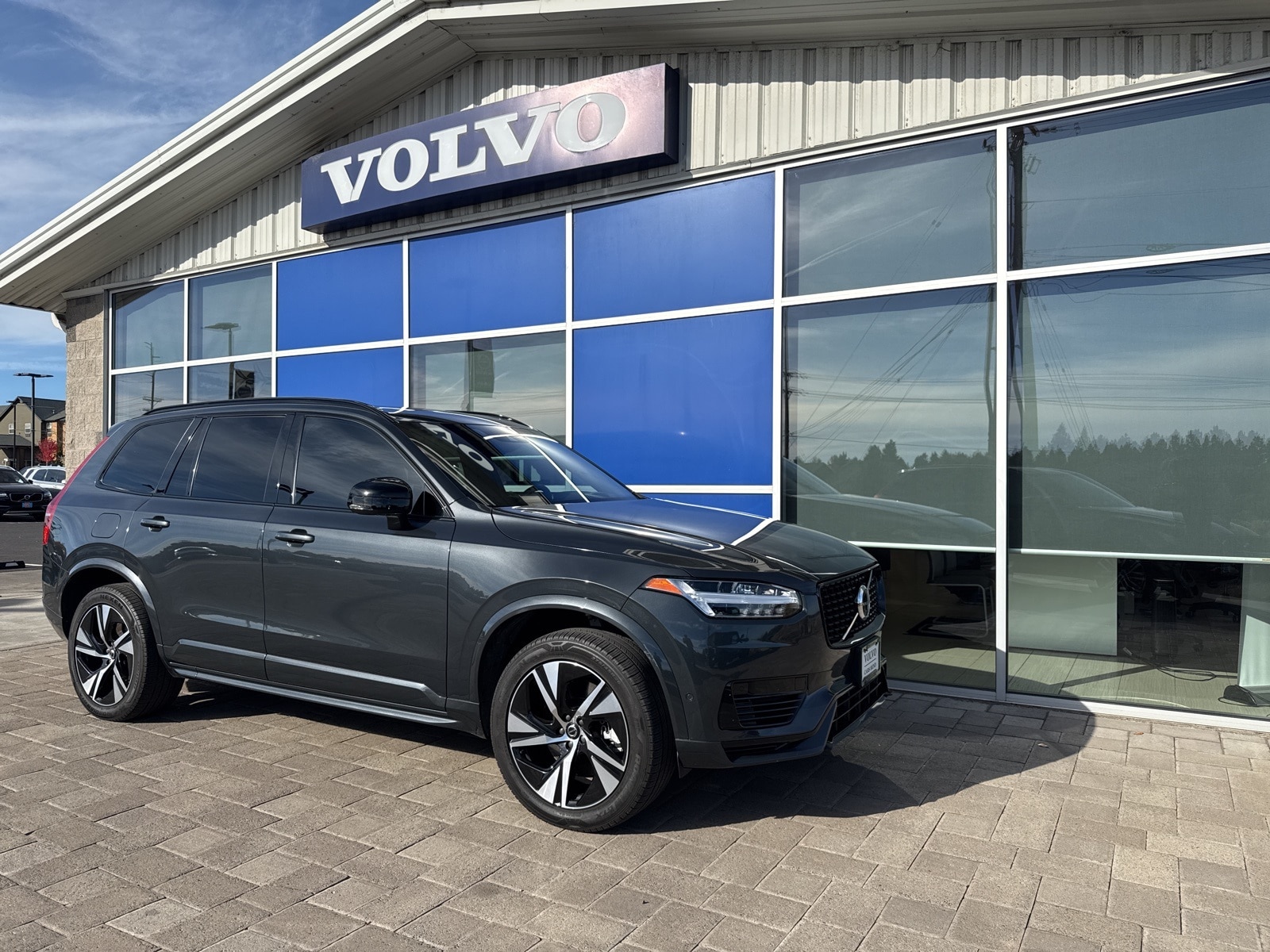 2022 Volvo XC90 Recharge Plug-In Hybrid SUV  2022 Volvo XC90 Recharge Plug-In Hybrid SUV