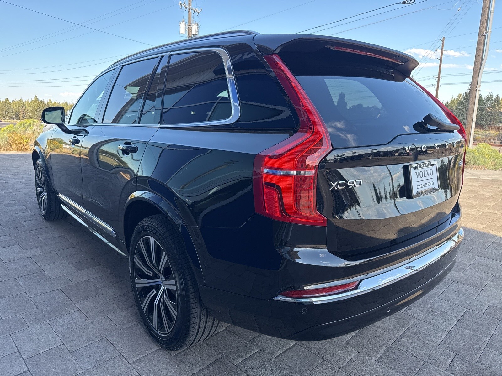 2025 Volvo XC90 Plus photo 2