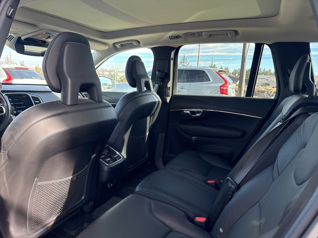 Used 2020 Volvo XC90 T6 Momentum SUV