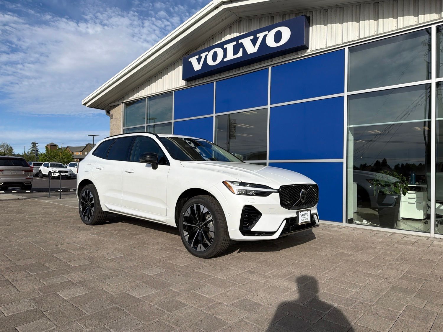 2026 Volvo XC60 T8 Plus Dark AWD's photo