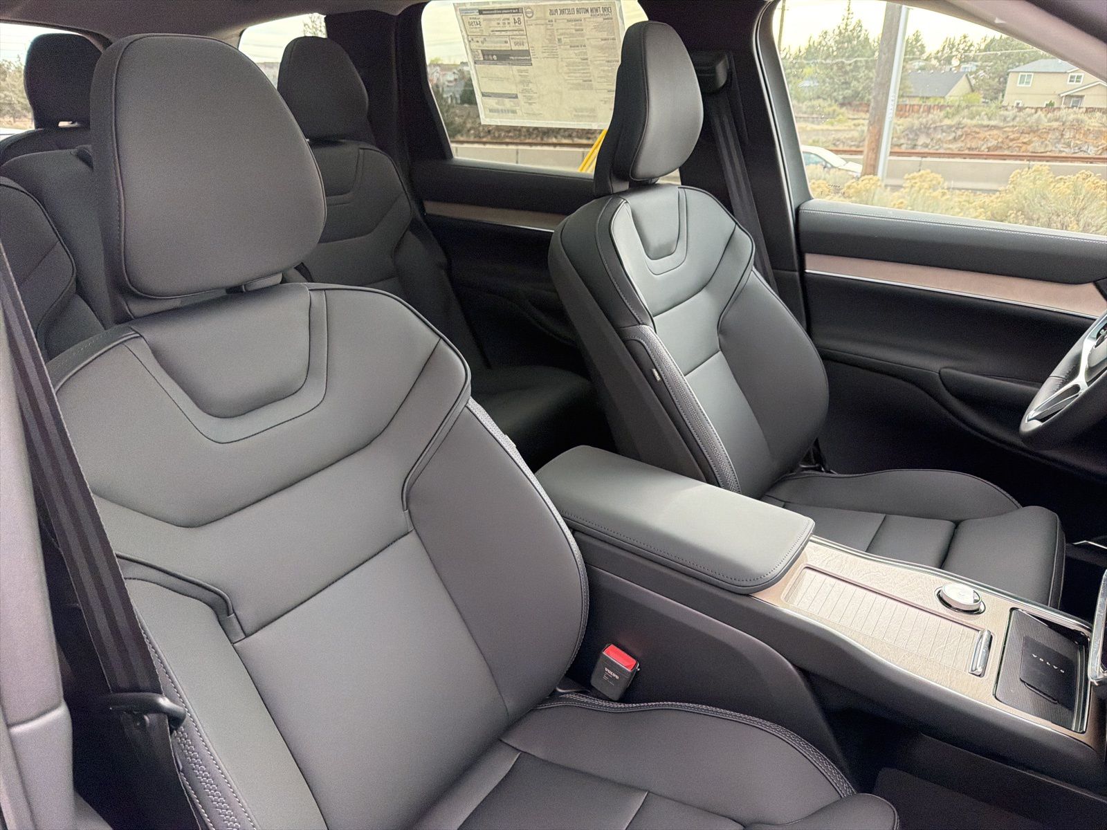 2025 Volvo EX90 Plus - Photo 26