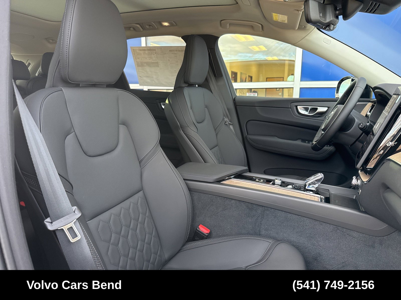 2026 Volvo XC60 Plus - Photo 11