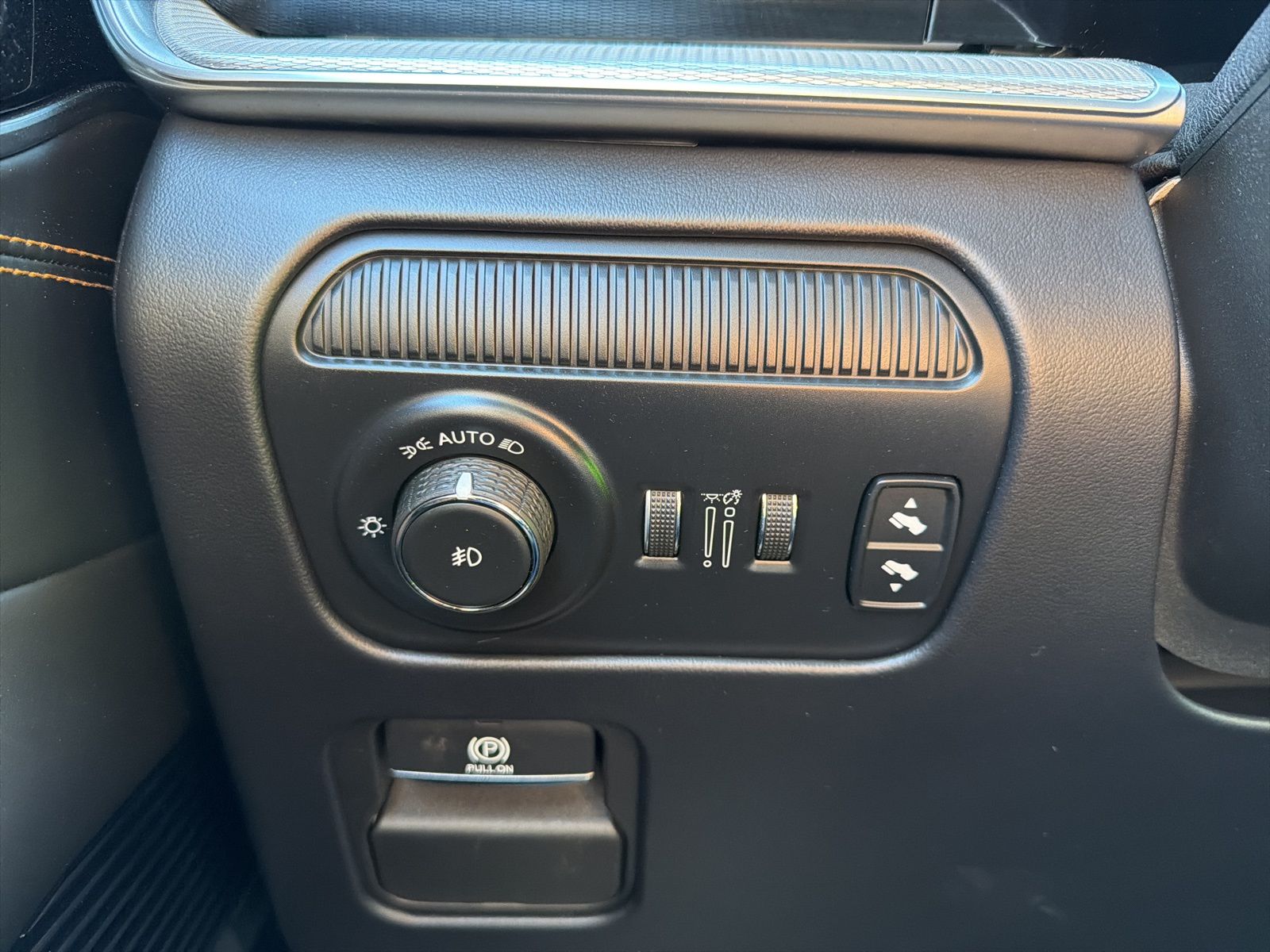 2023 Jeep Grand Wagoneer Series III - Photo 90