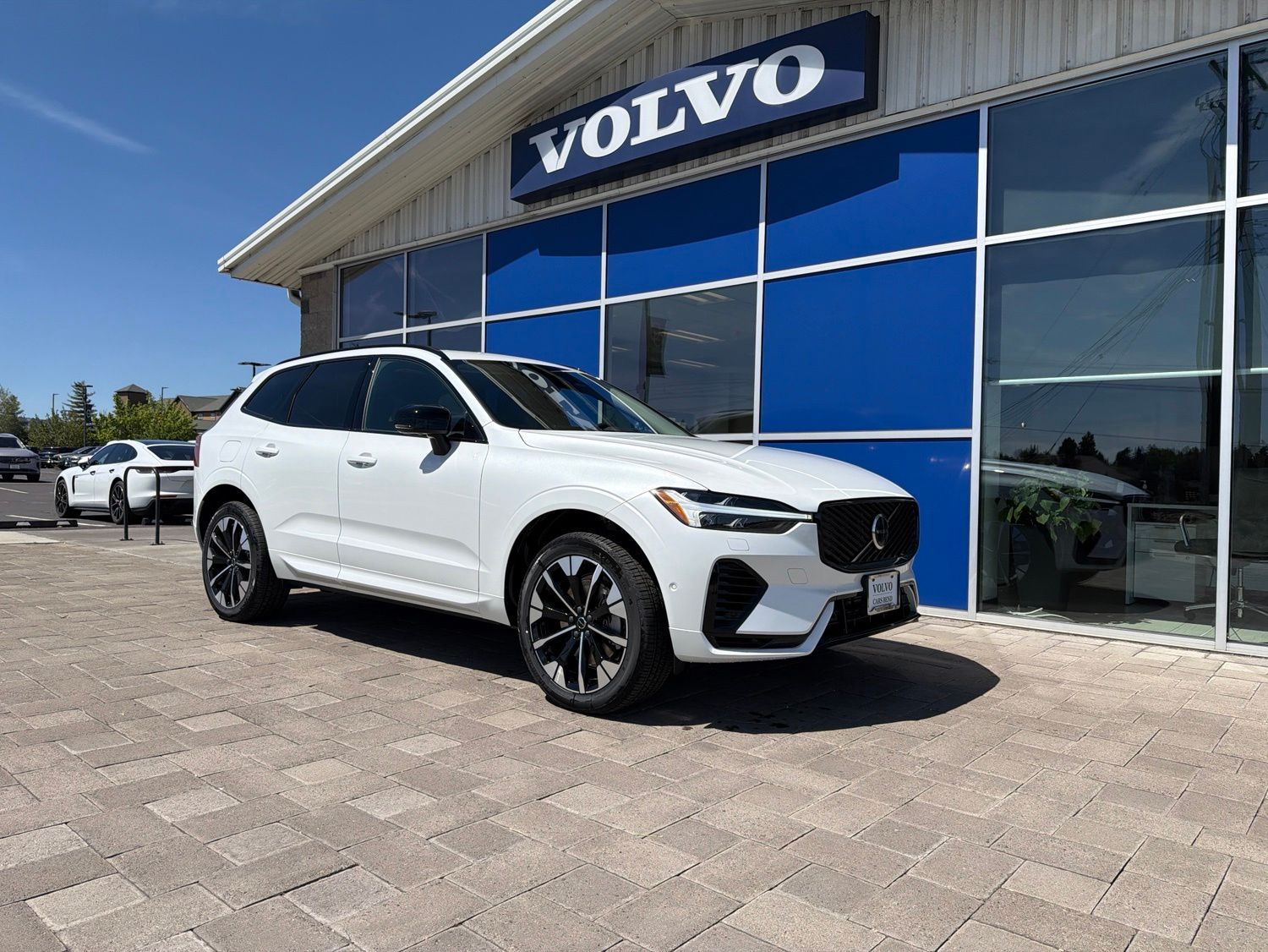 2026 Volvo XC60 T8 Plus Dark AWD's photo