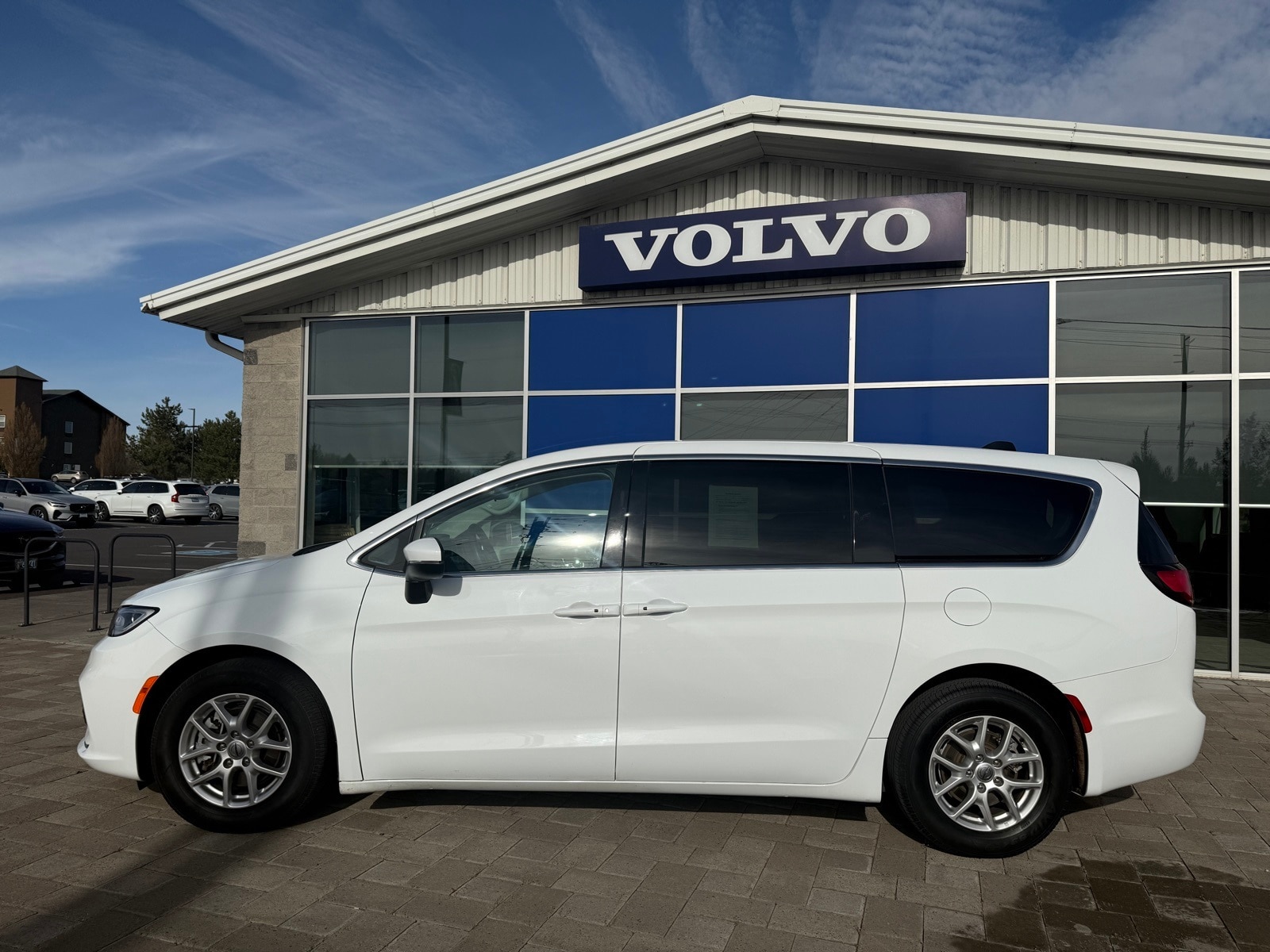 Used 2023 Chrysler Pacifica Touring L with VIN 2C4RC1BG4PR590508 for sale in Bend, OR