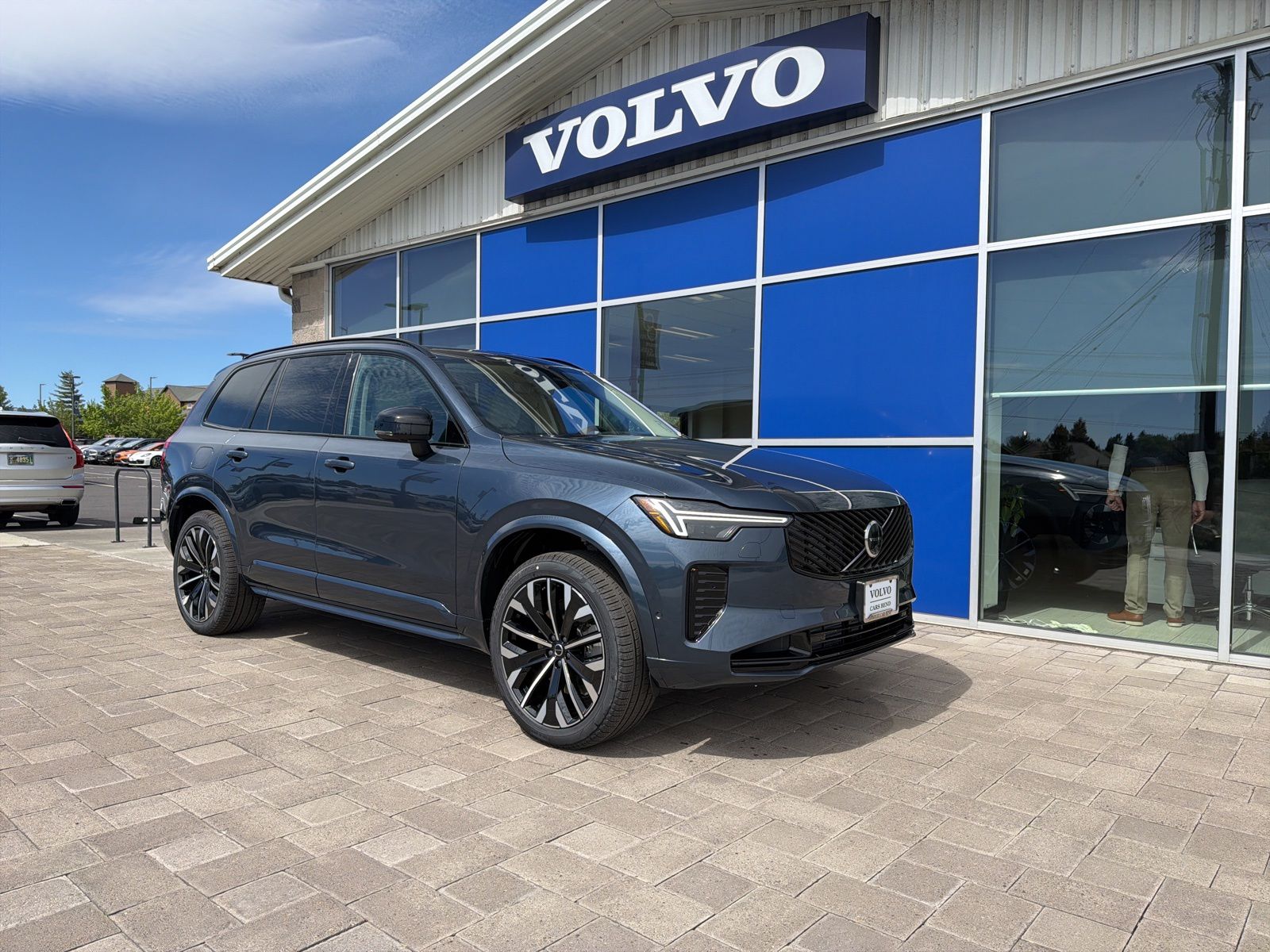 2026 Volvo XC90 T8 Recharge Ultra Dark 4WD's photo