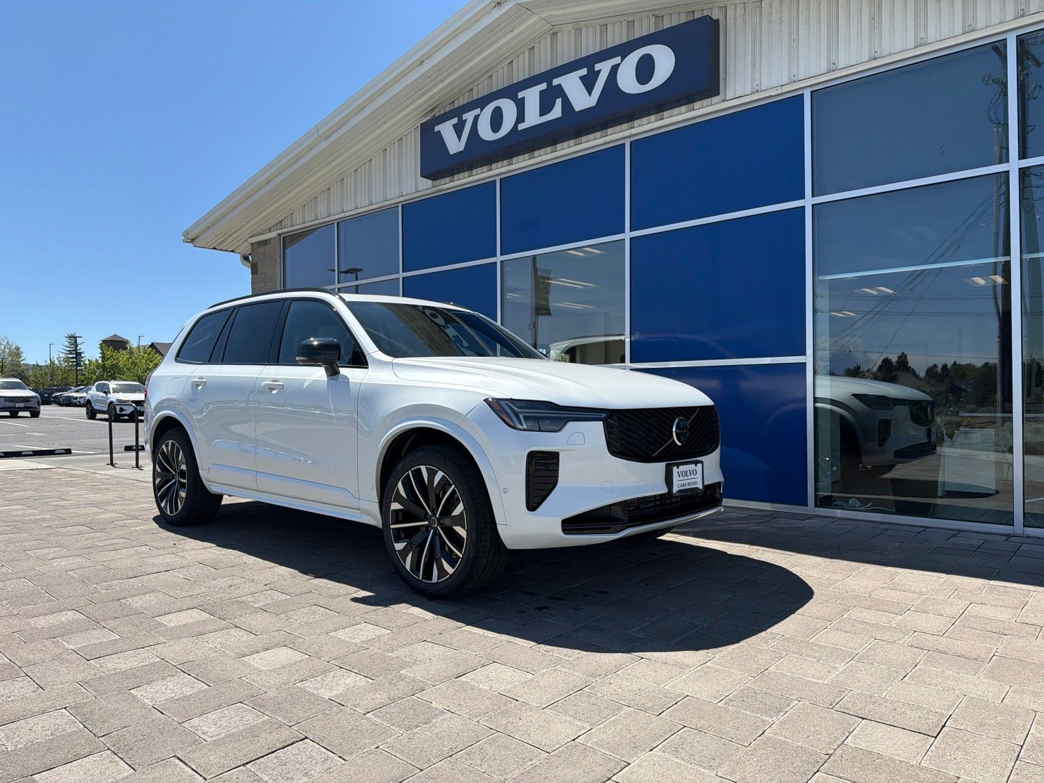 2026 Volvo XC90 T8 Recharge Ultra Dark 4WD's photo