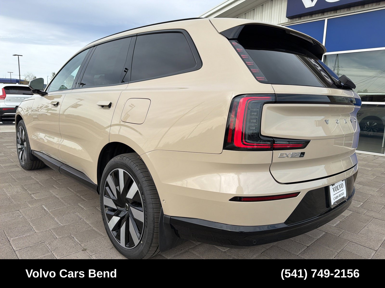2025 Volvo EX90 Plus - Photo 5