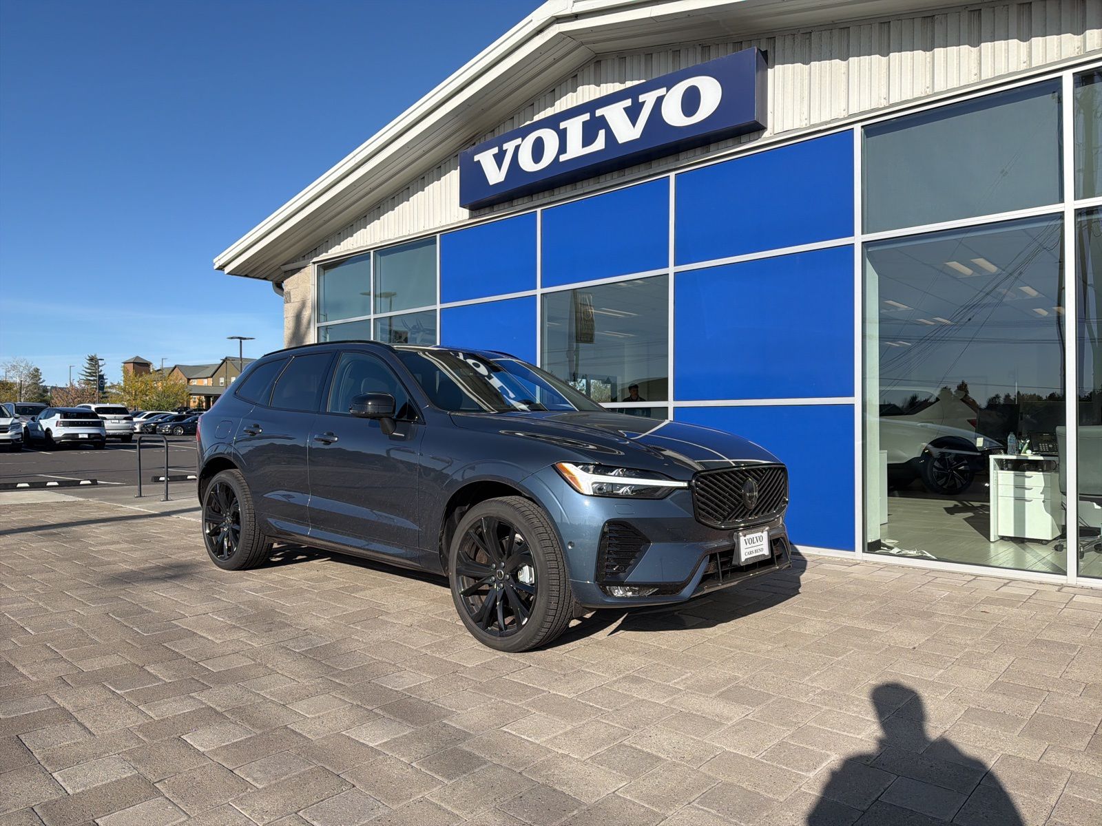2026 Volvo XC60 B5 Ultra Black Edition Theme AWD's photo