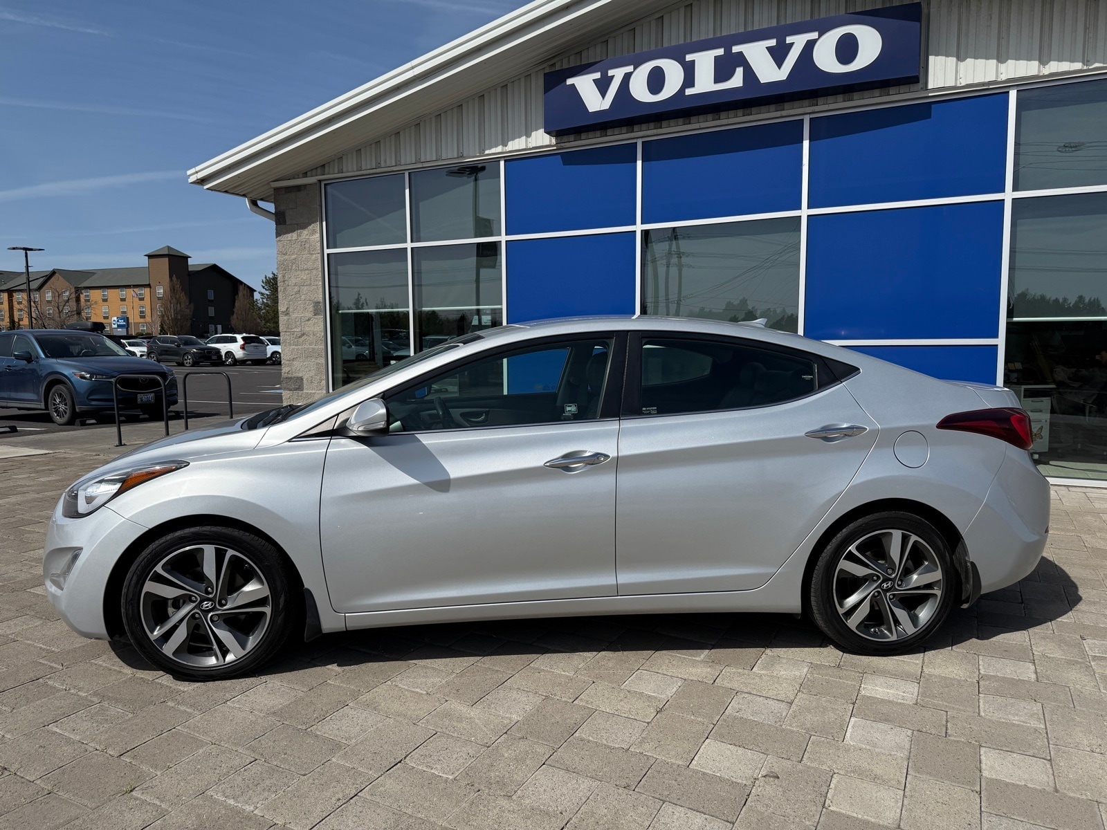 Used 2015 Hyundai Elantra Limited with VIN 5NPDH4AE6FH626188 for sale in Bend, OR