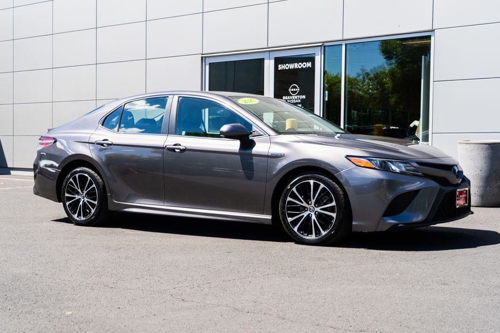  2020 Toyota Camry Hybrid SE FWD   