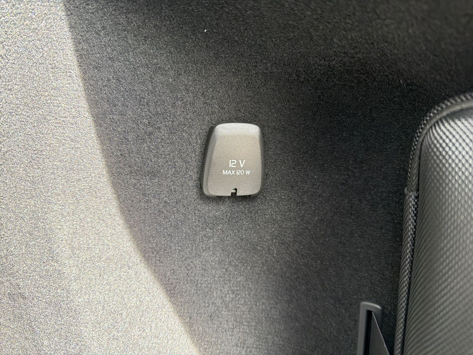 2026 Volvo XC90 Core - Photo 32