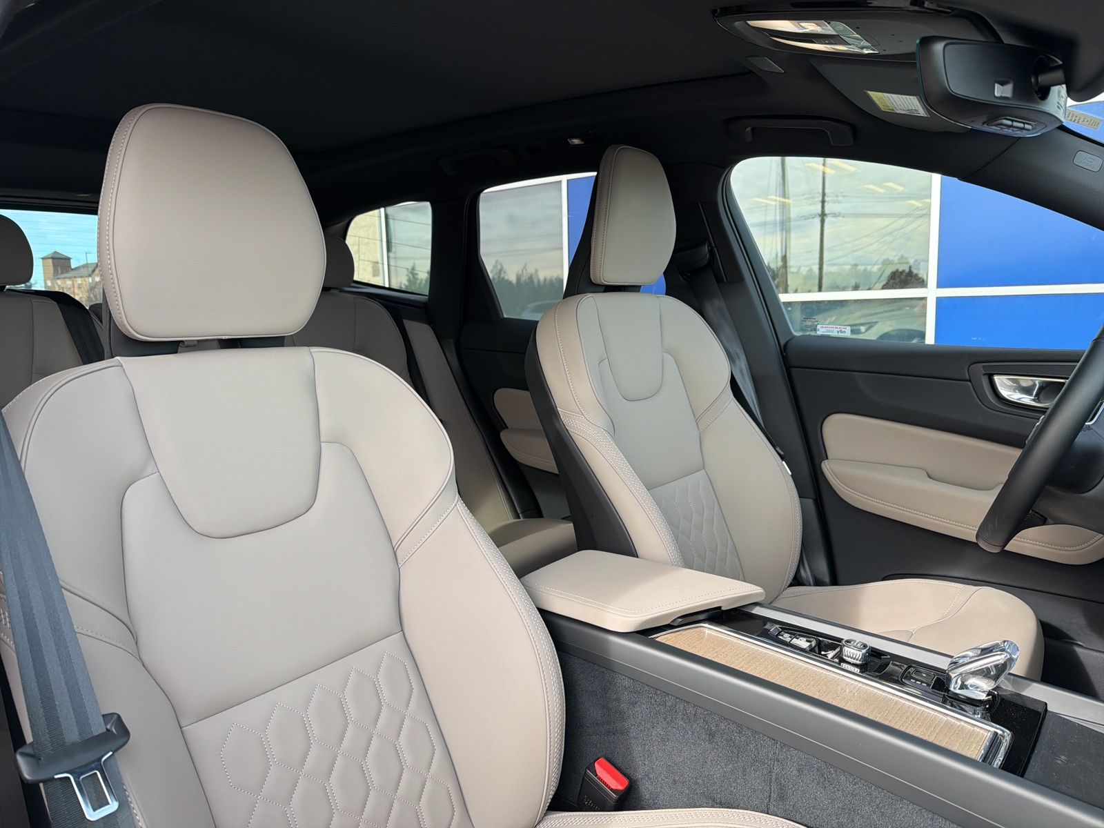 2026 Volvo XC60 Plus - Photo 26