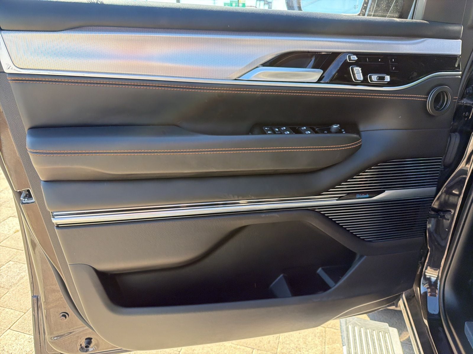 2023 Jeep Grand Wagoneer Series III - Photo 96