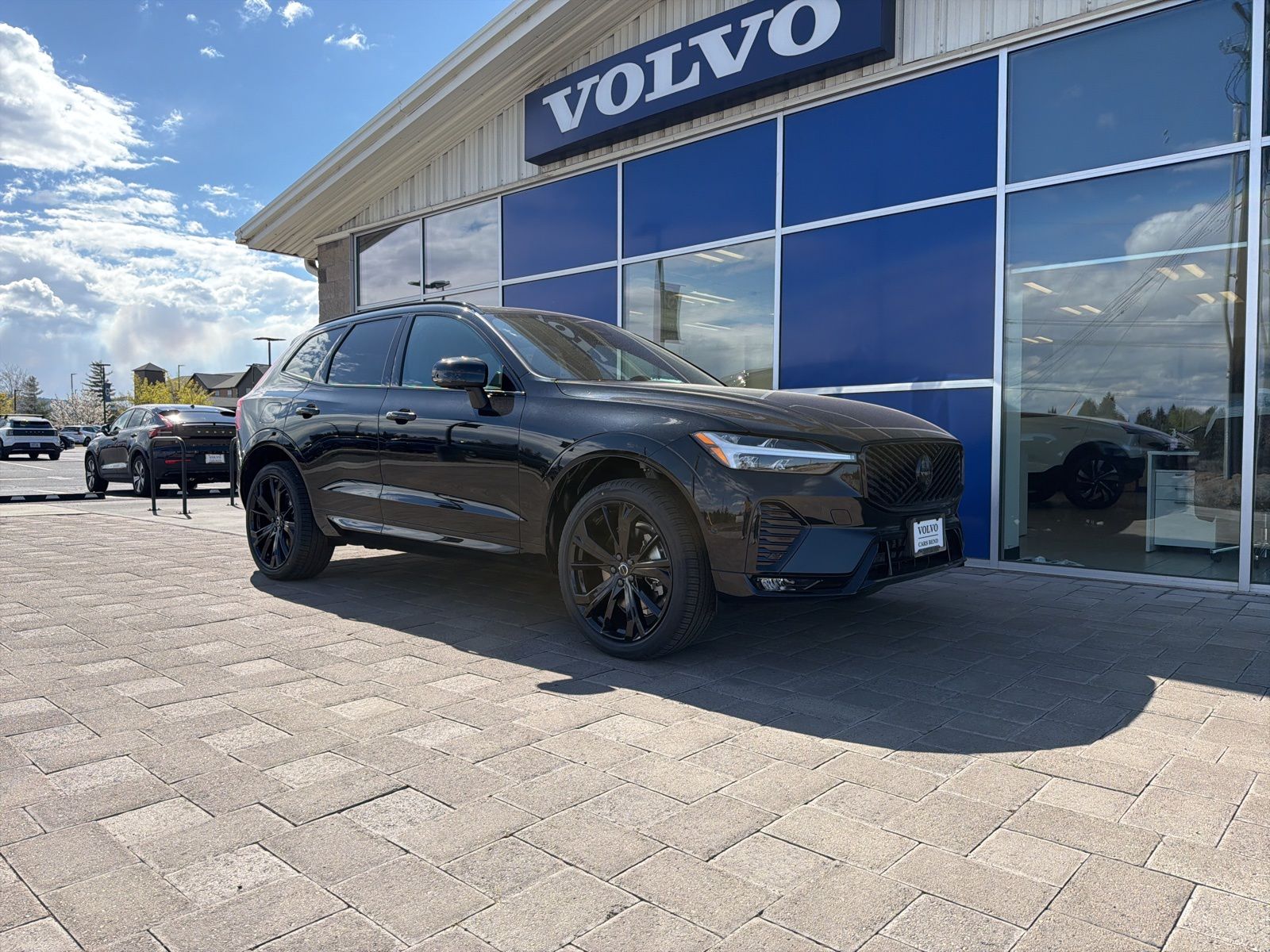 Onyx Black 2026 Volvo XC60 B5 Ultra Black Edition AWD SUV / Crossover All-Wheel Drive 8-Speed Automatic