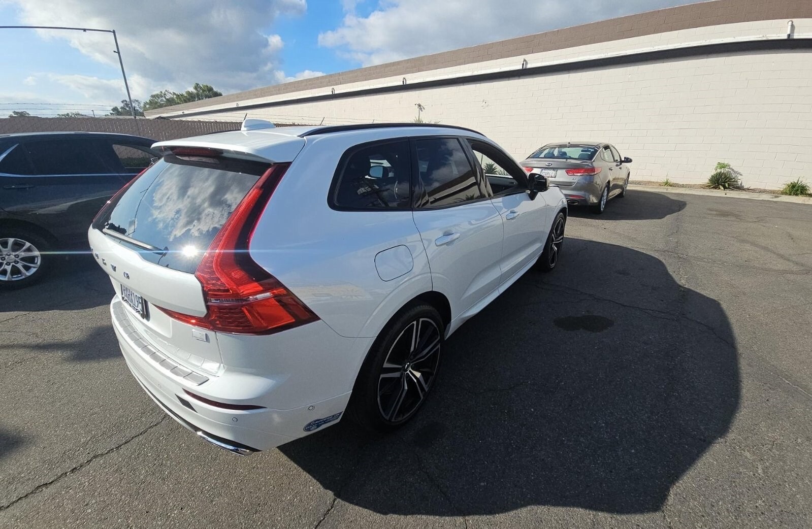 2021 Volvo XC60 Recharge T8 photo 2