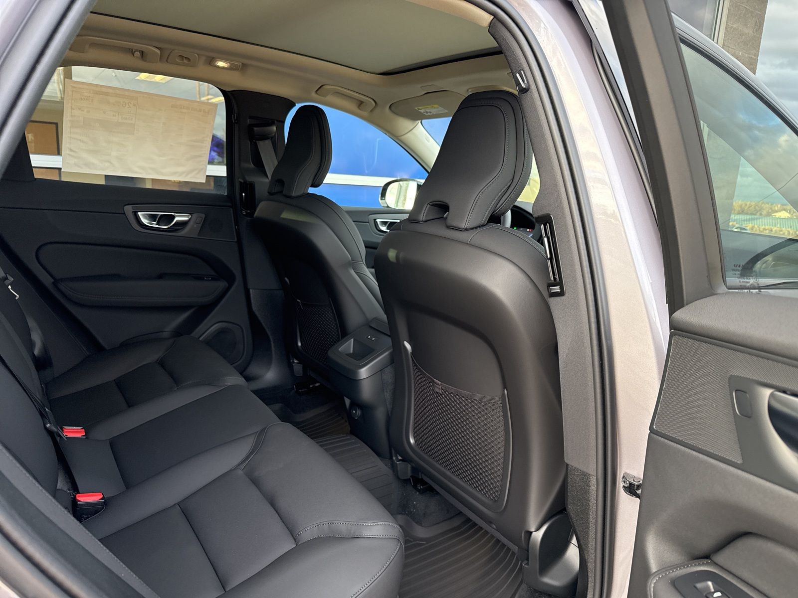 2026 Volvo XC60 Plus - Photo 15