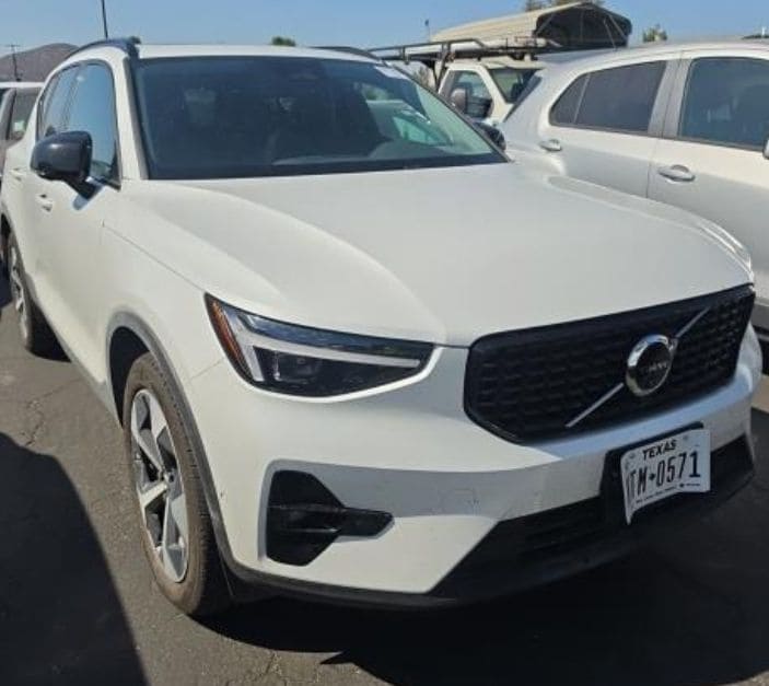 2026 Volvo XC40